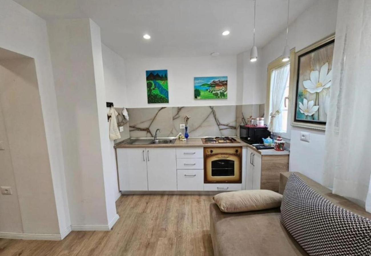 Kalpazo Myslym Shyri Tirana Apartment Ngoại thất bức ảnh