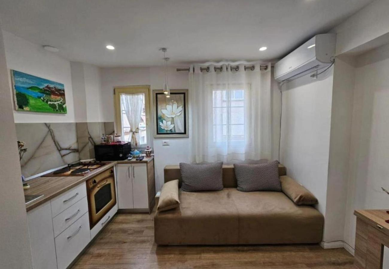 Kalpazo Myslym Shyri Tirana Apartment Ngoại thất bức ảnh